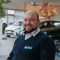 Denis Schmidt, Verkauf Neuwagen und Gewerbe bei Autozentrum Ries