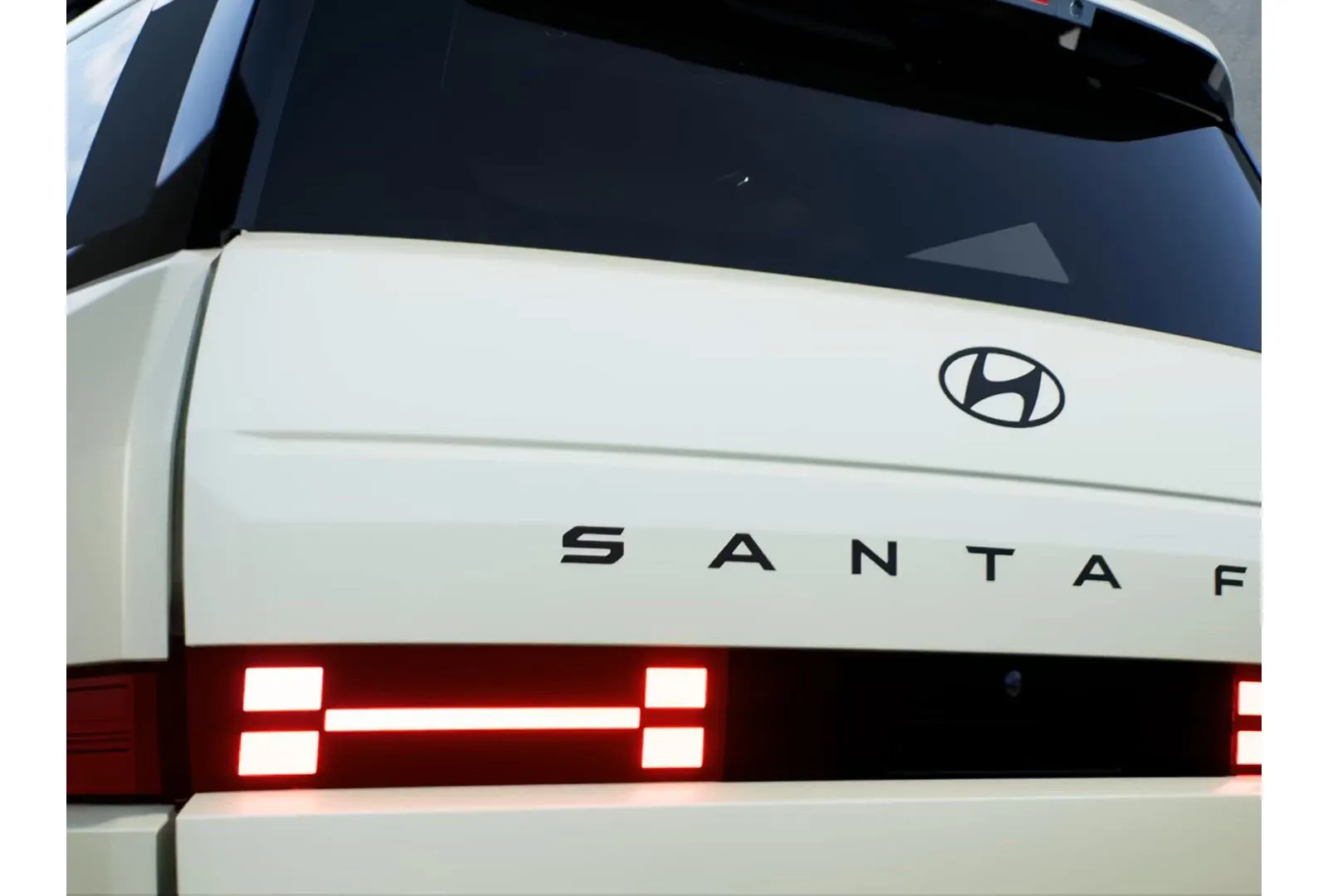Hyundai SANTA FE – Details 1
