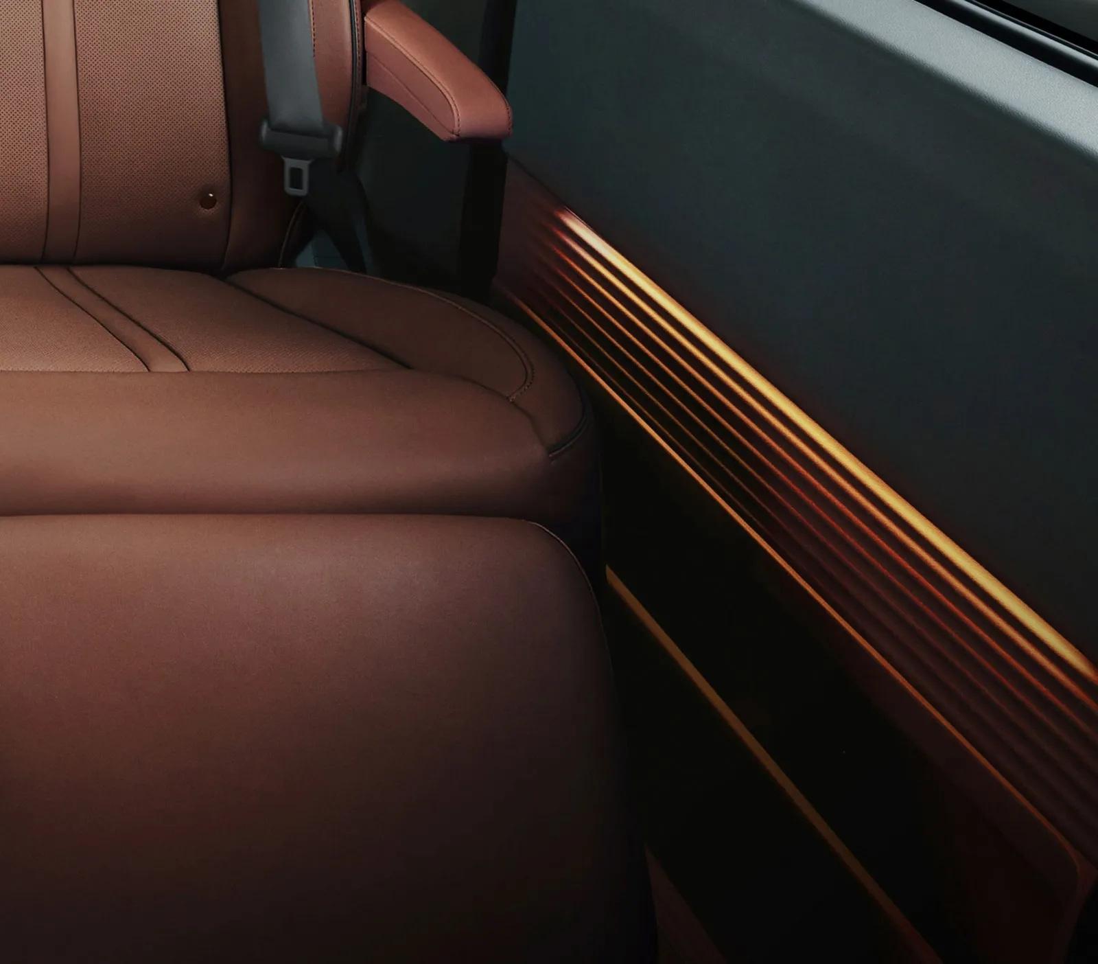 Hyundai STARIA Hybrid – Details 2