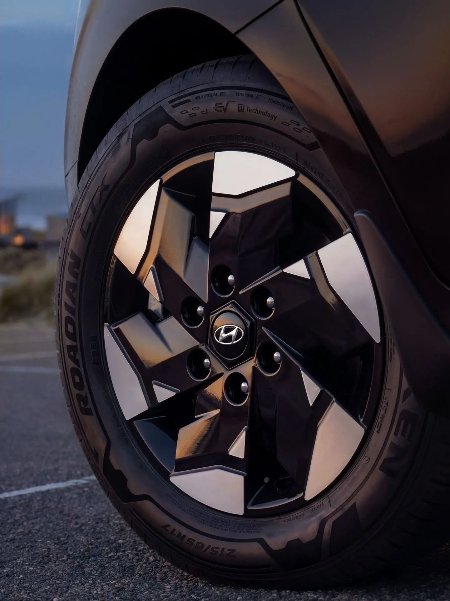 Hyundai STARIA Elektro – Details 4 (KI-generiert)