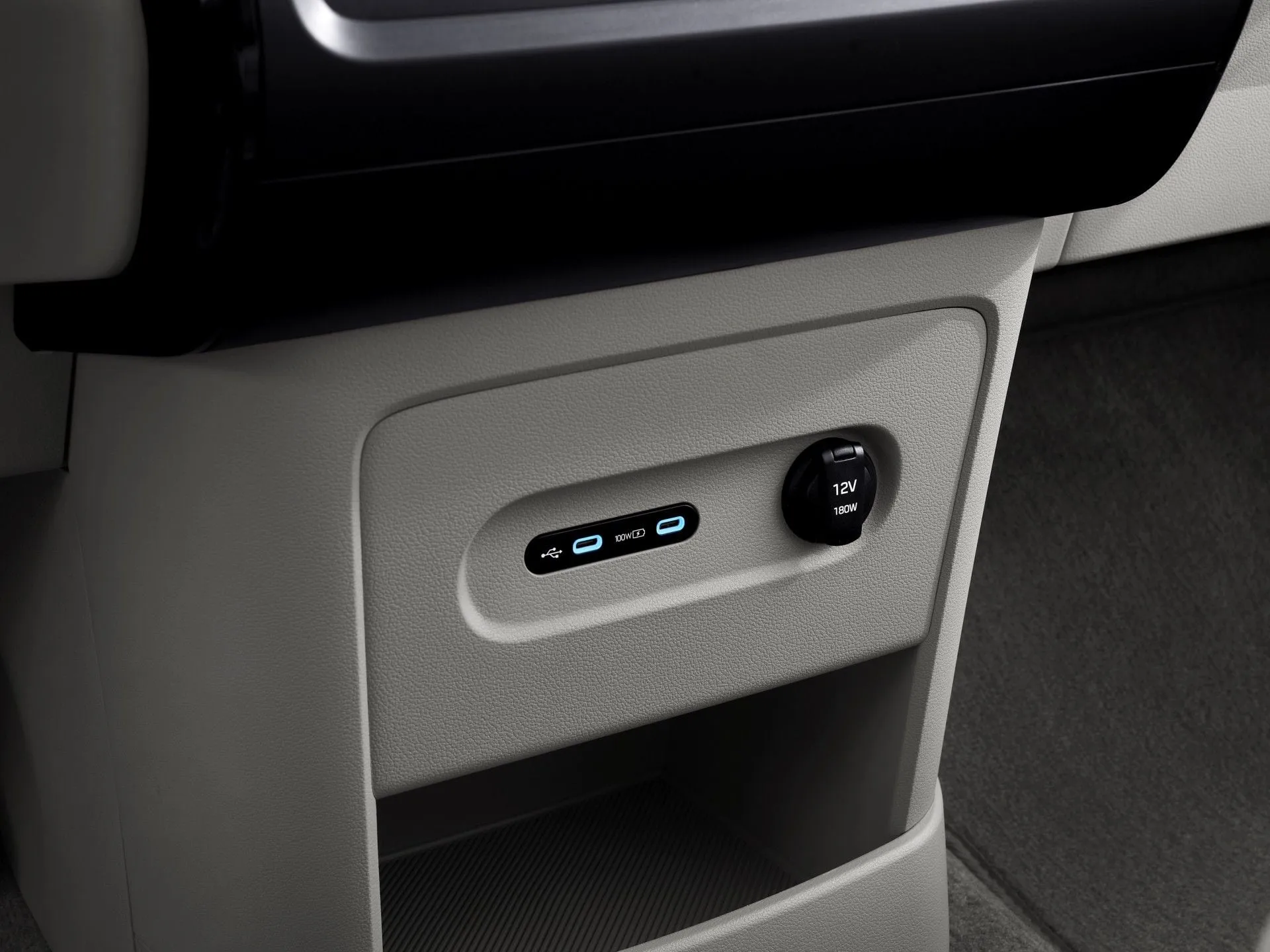 Hyundai STARIA Elektro – Details 5 (KI-generiert)