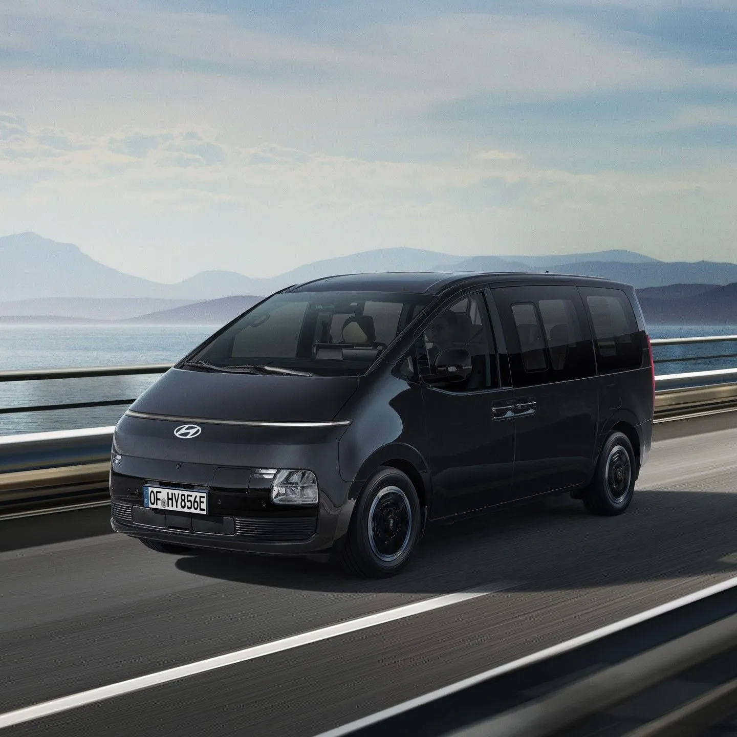 Hyundai STARIA Elektro – Exterieur 4 (KI-generiert)