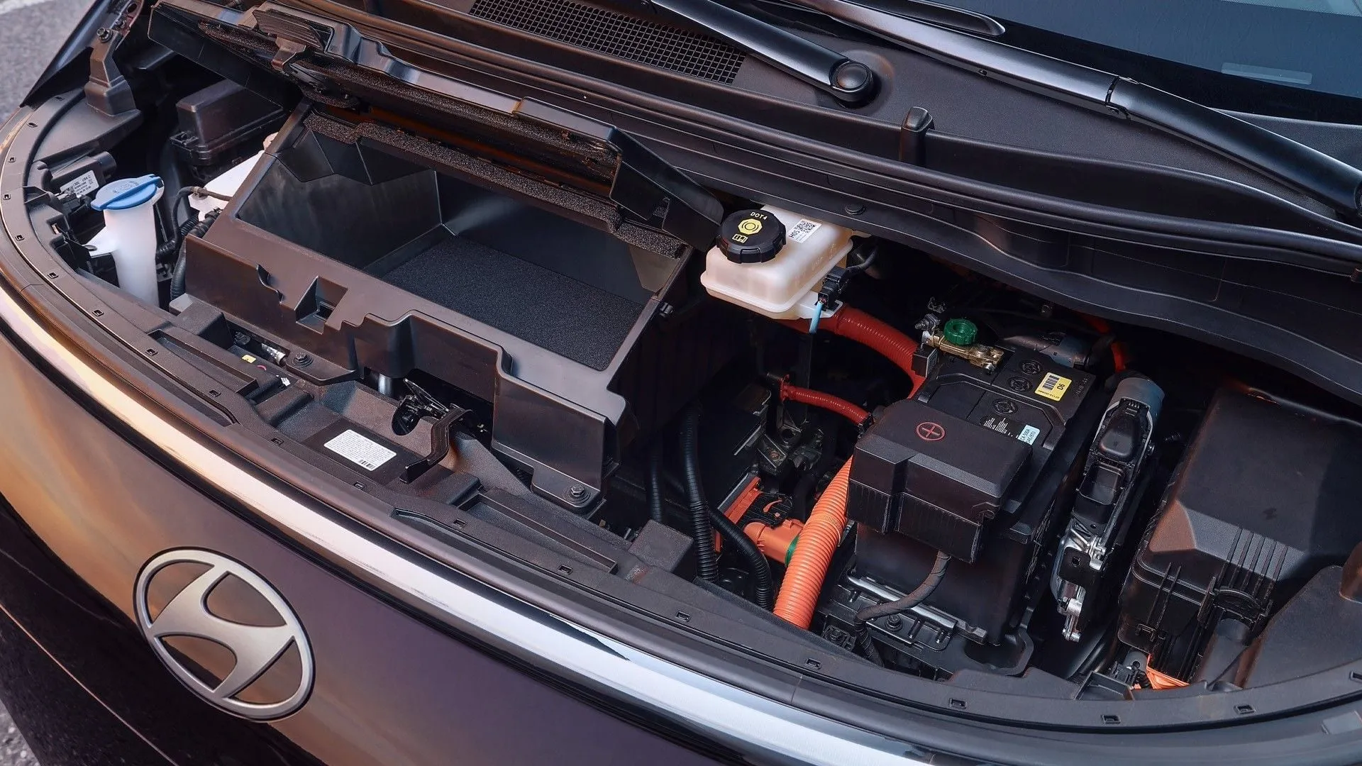 Hyundai STARIA Elektro – Exterieur 5 (KI-generiert)