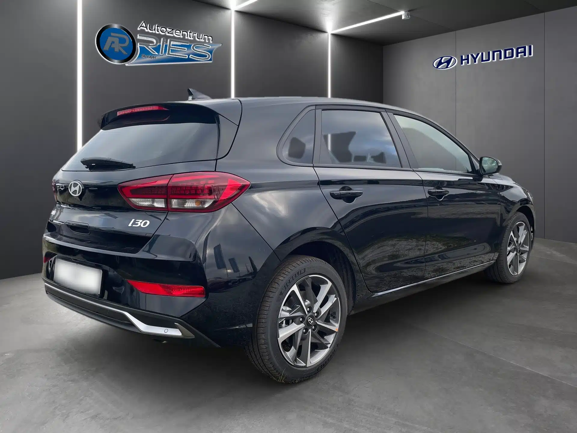 Fahrzeugabbildung Hyundai i30 FL 5-Türer (MY25) 1.5 T-GDI (140PS) 48V 7-DCT 2WD ADVANTAGE